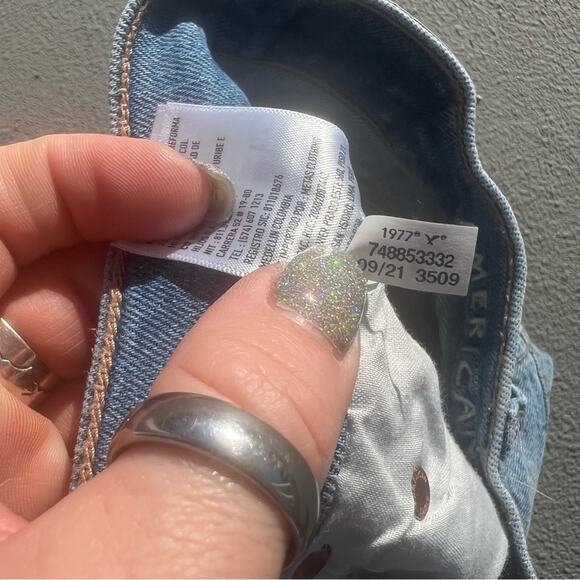 American Eagle Baggy Jean Distressed Light Wash 0 Short - Picture 8 of 8